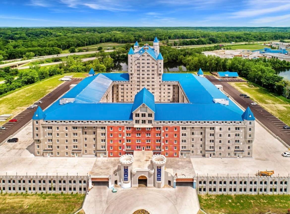2Br Suite At The Grand Castle Pool Gym & Parking Грандвил Екстериор снимка