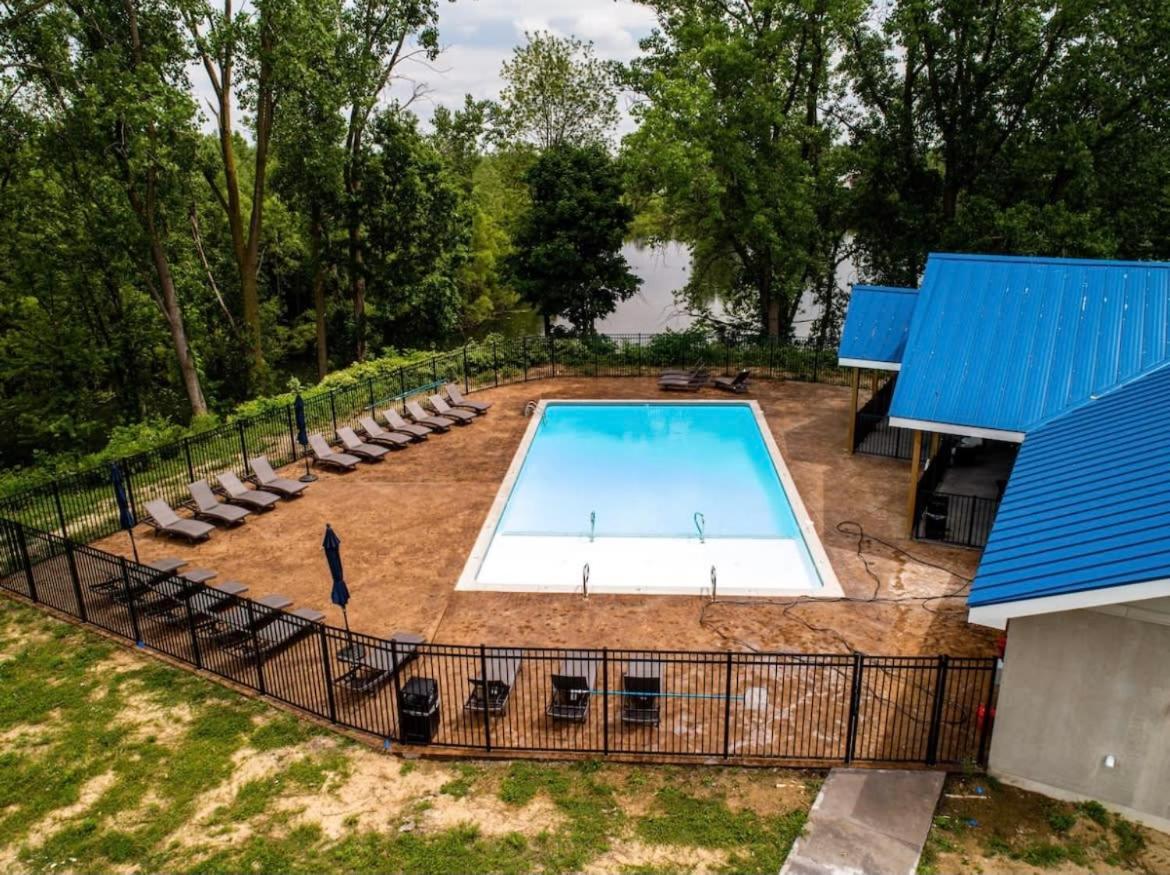 2Br Suite At The Grand Castle Pool Gym & Parking Грандвил Екстериор снимка