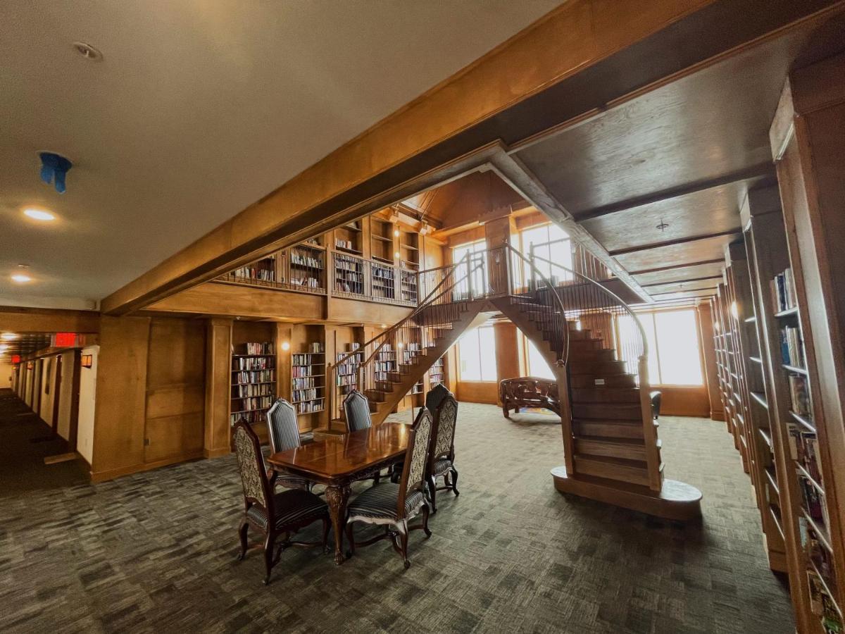 2Br Suite At The Grand Castle Pool Gym & Parking Грандвил Екстериор снимка
