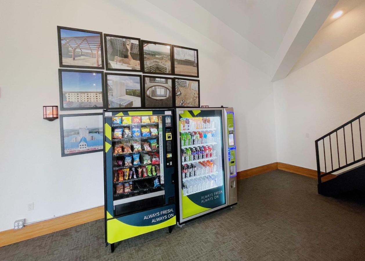 2Br Suite At The Grand Castle Pool Gym & Parking Грандвил Екстериор снимка