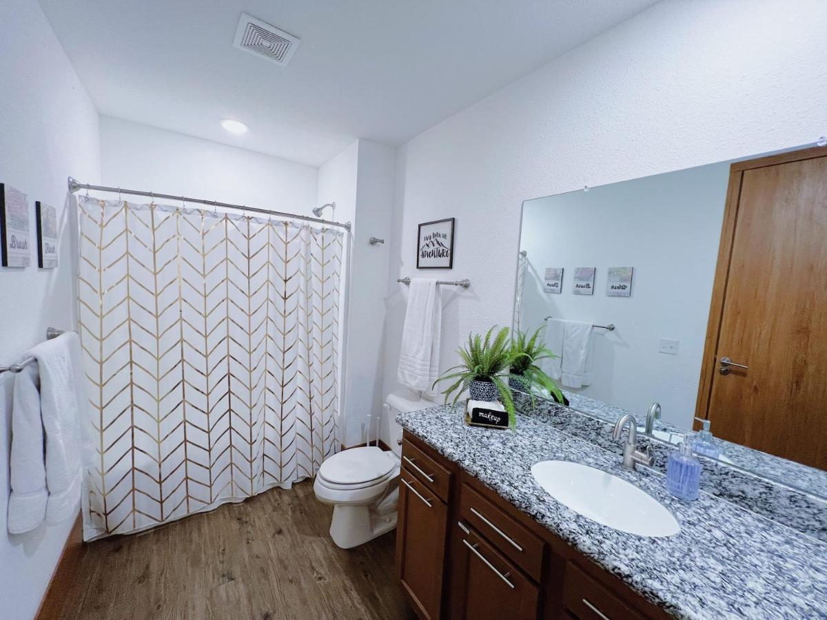 2Br Suite At The Grand Castle Pool Gym & Parking Грандвил Екстериор снимка
