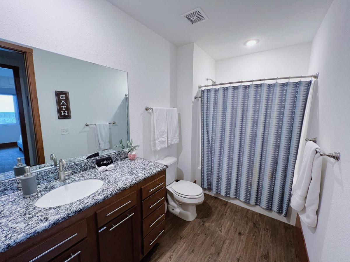 2Br Suite At The Grand Castle Pool Gym & Parking Грандвил Екстериор снимка
