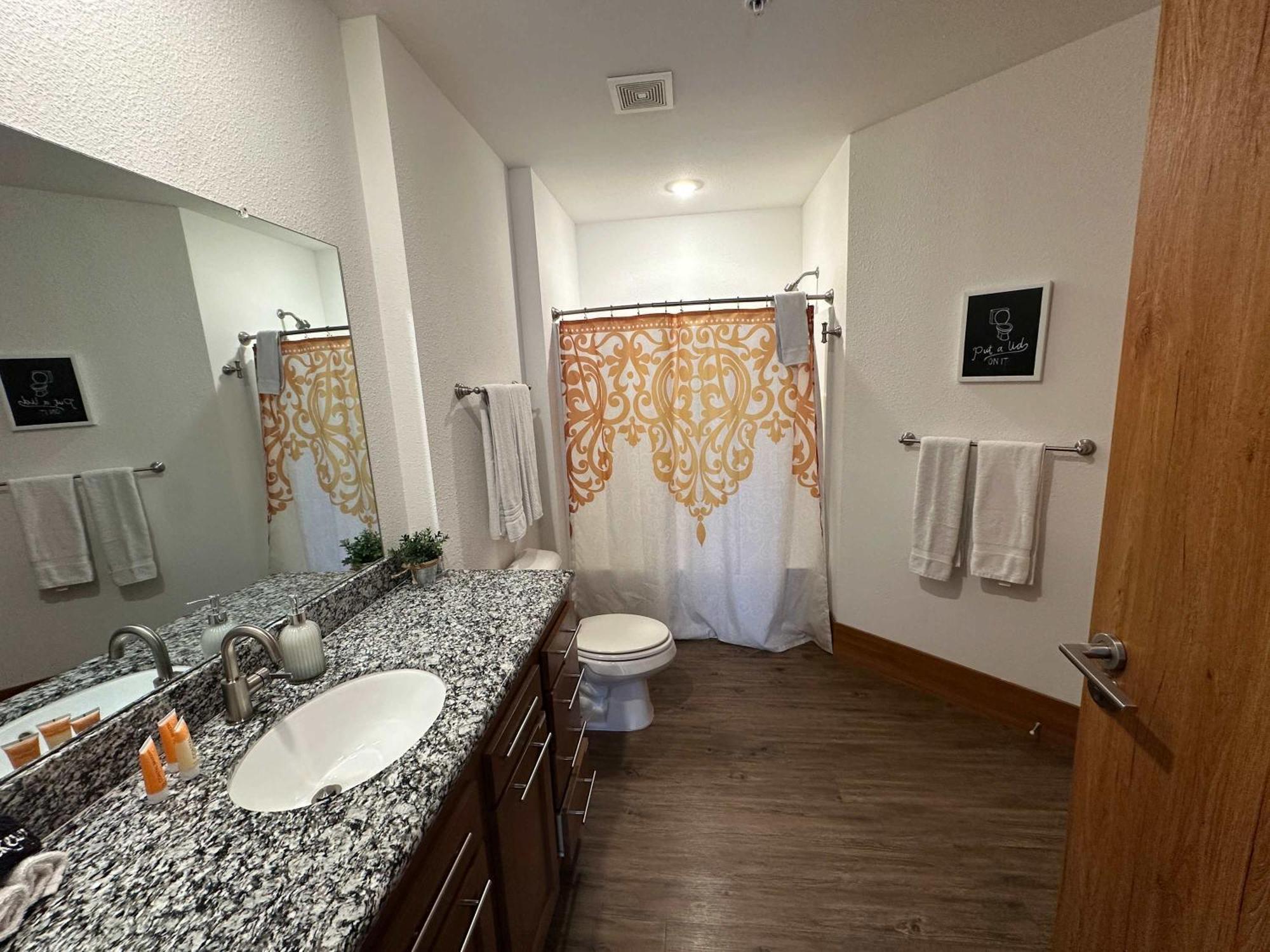2Br Suite At The Grand Castle Pool Gym & Parking Грандвил Екстериор снимка